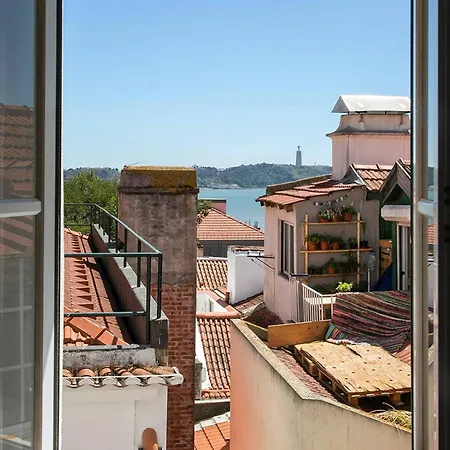 Apartment Bica *